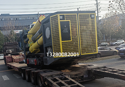 6米大直径反井钻机设备运输到青海